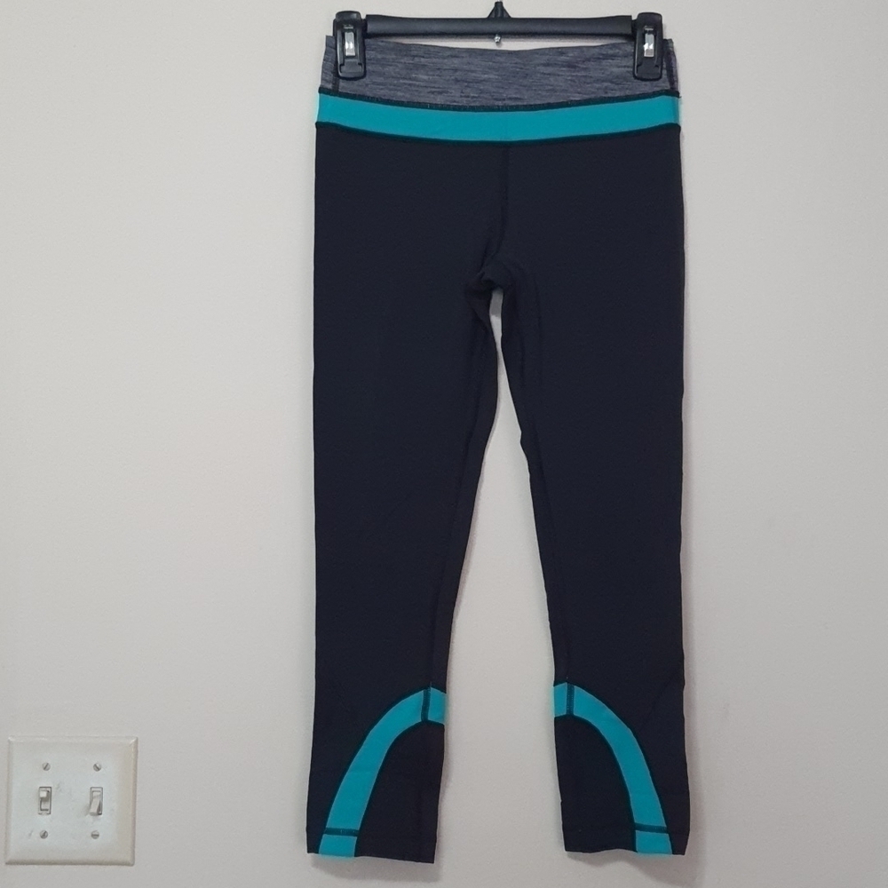 Lululemon Black Green Cropped Leggings
